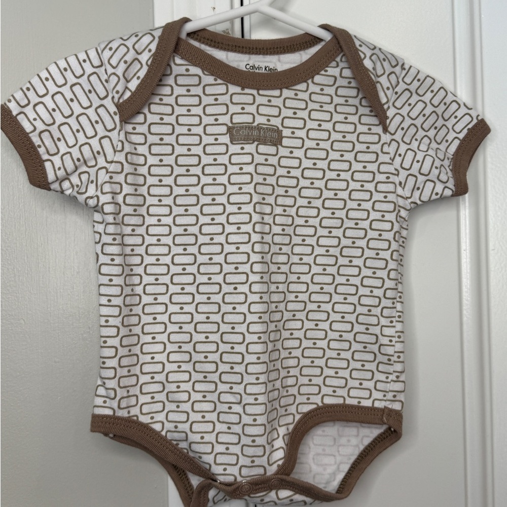 Calvin Klein Baby Bodysuit 3–6M Brown Geometric Print Onesie